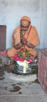 HH Swamiji performs Abhisheka at the historic Raja Ghat Temples (26.03.2025)